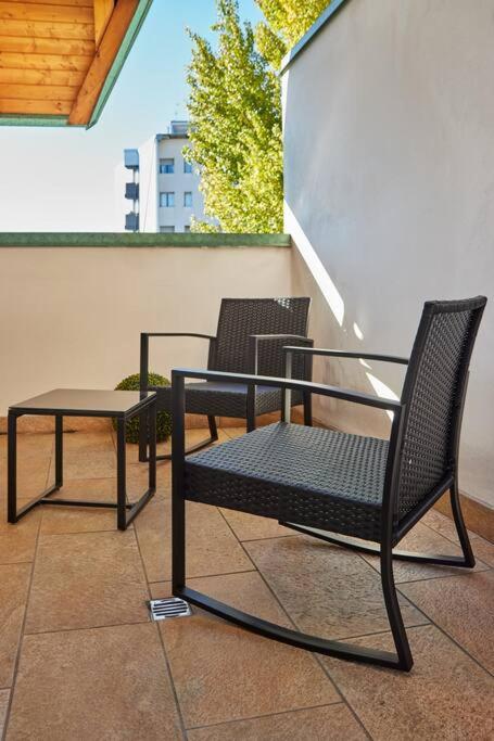 [Airport 8 min] A/C - Netflix- Free Parking - Appartamento con 2 Camere da Letto - 24