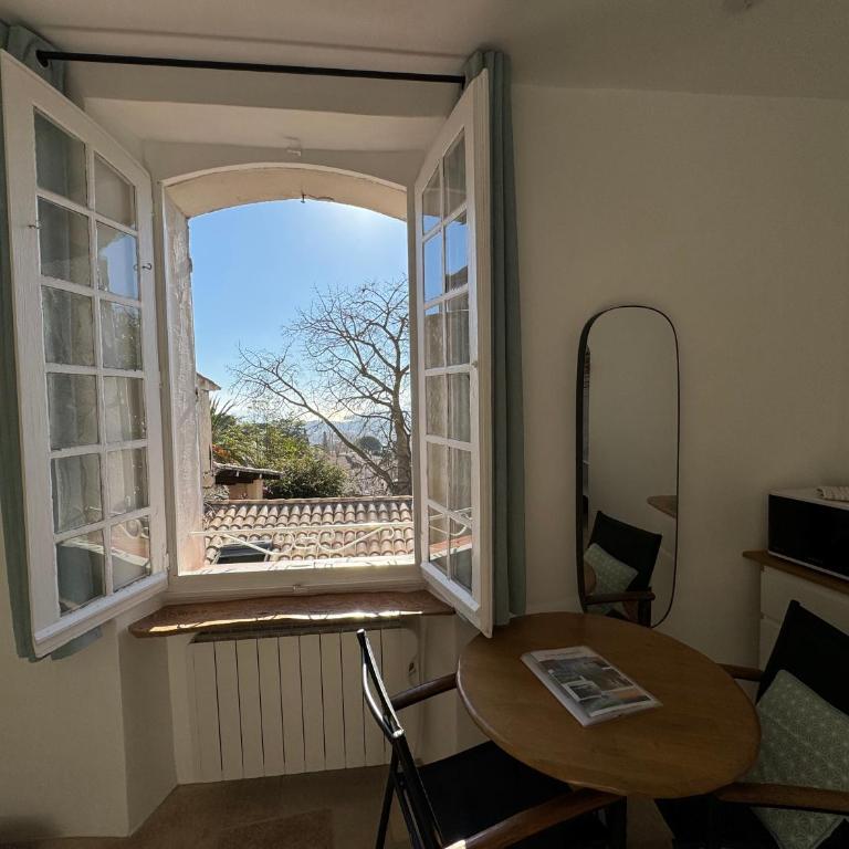 Studio Liège, vue mer au village de Bormes les Mimosas - Studio - Vue sur Mer - 5
