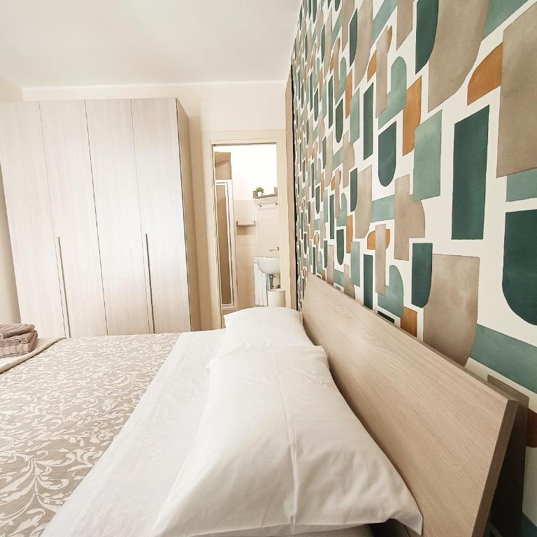 Friends & Family Apartment - Free parking car - Two-Bedroom Apartment - 4