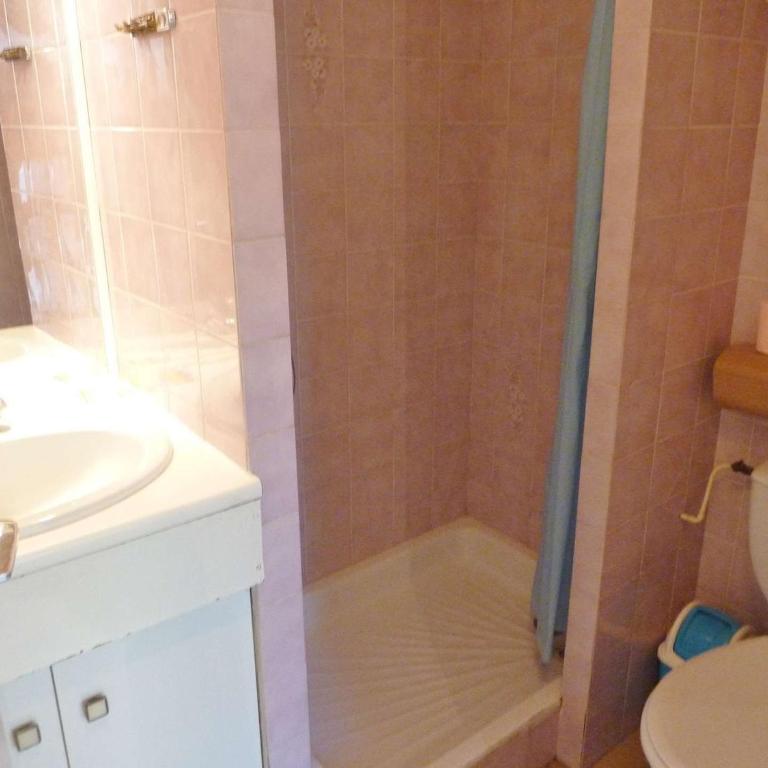 Appartement T2 cabine avec grande terrasse, proche plage, parking et équipements complets - FR-1-387-165 - Appartement (4 Adultes) - 11