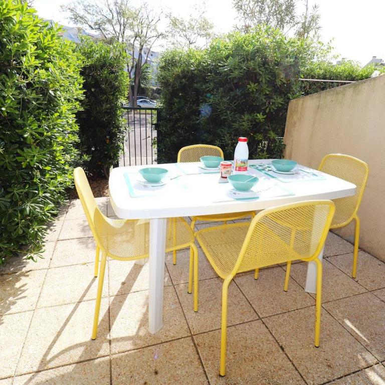 Studio Cabine 6 Pers. avec Terrasse, Loggia et Parking Privé à 2 Pas de la Plage - FR-1-307-234 - Studio - 12
