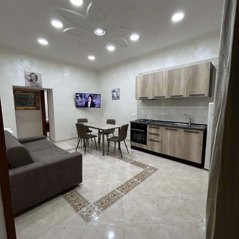 HV Dora apartment Naples historic center - Apartment with Balcony - 24