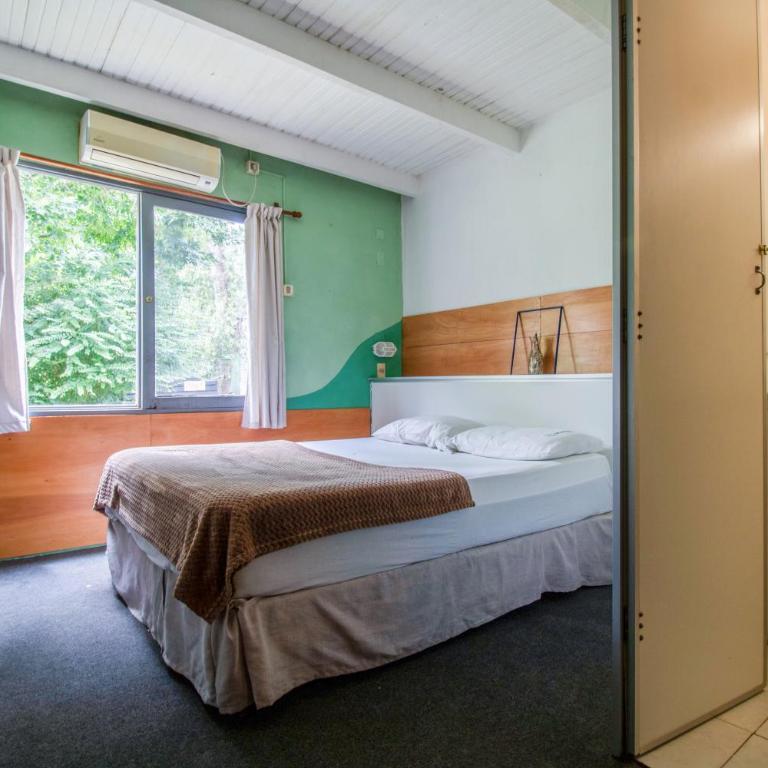 Mundaka Hostel y Bar - Habitación Doble con baño privado - 4