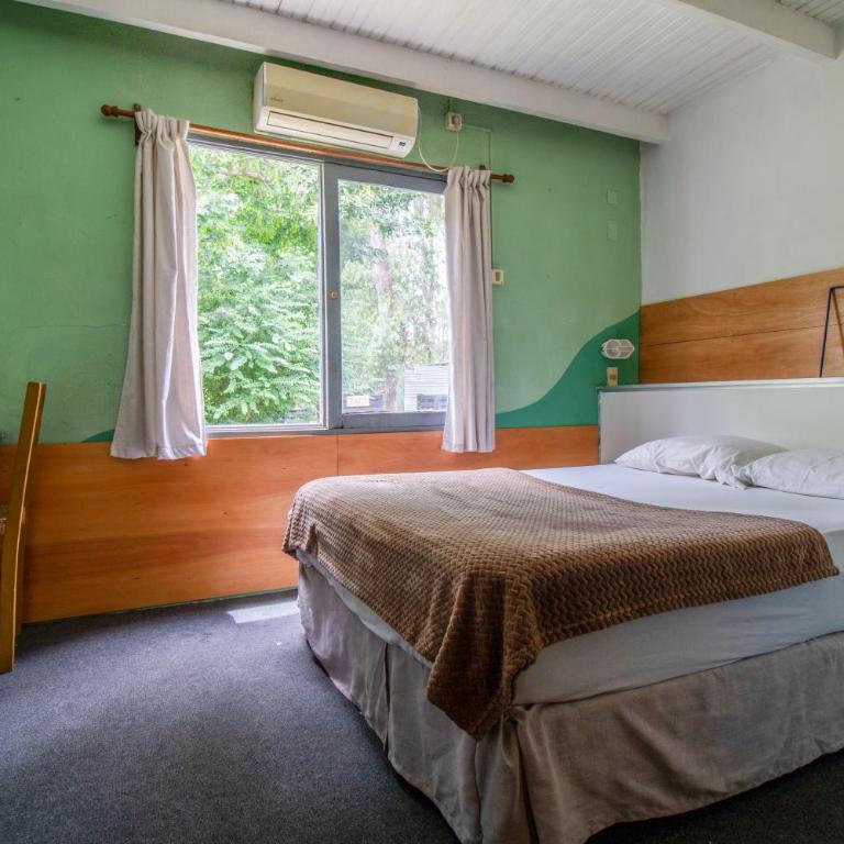 Mundaka Hostel y Bar - Habitación Doble con baño privado - 7