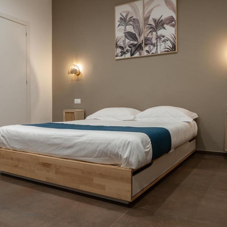suite 18 luxury apartments - Double Room with Balcony - 2