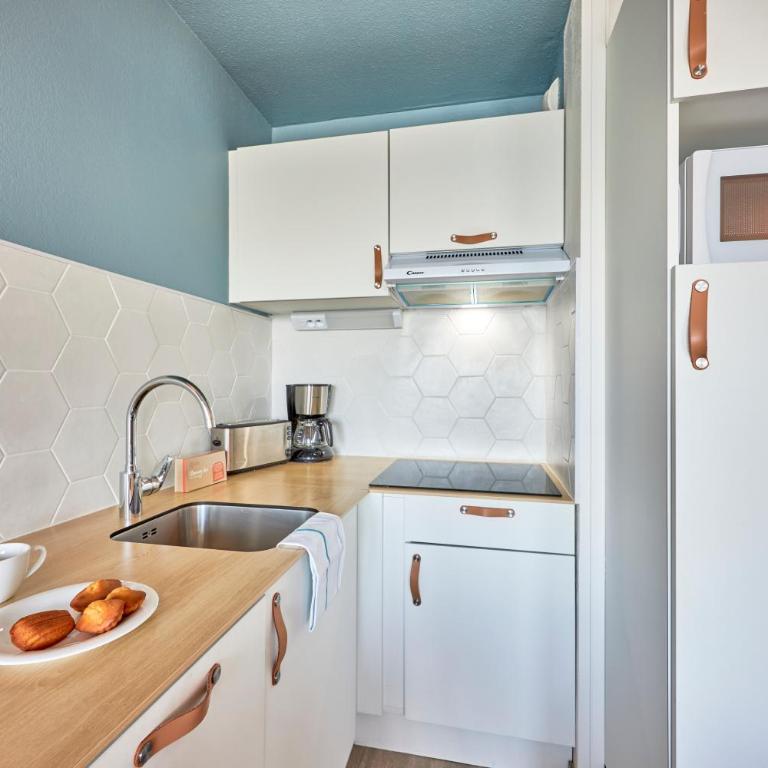 Résidence Pierre & Vacances Les Tamaris - Superior Studio with Sleeping Alcove and Balcony (4 People) - 8