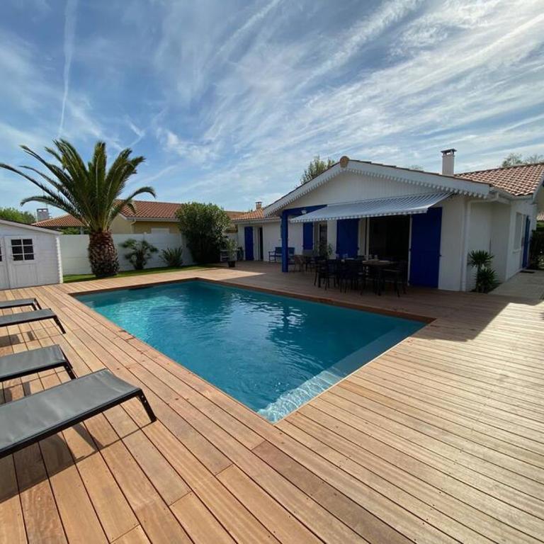 Maison moderne avec piscine - Villa - 1