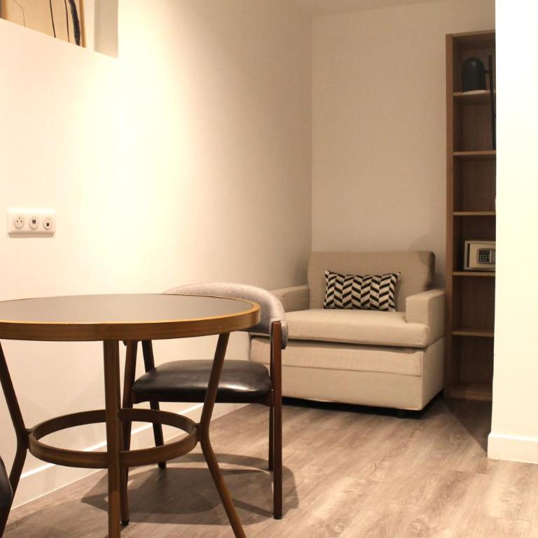 Avia Hôtel Saphir Montparnasse - Chambre Quadruple - 8