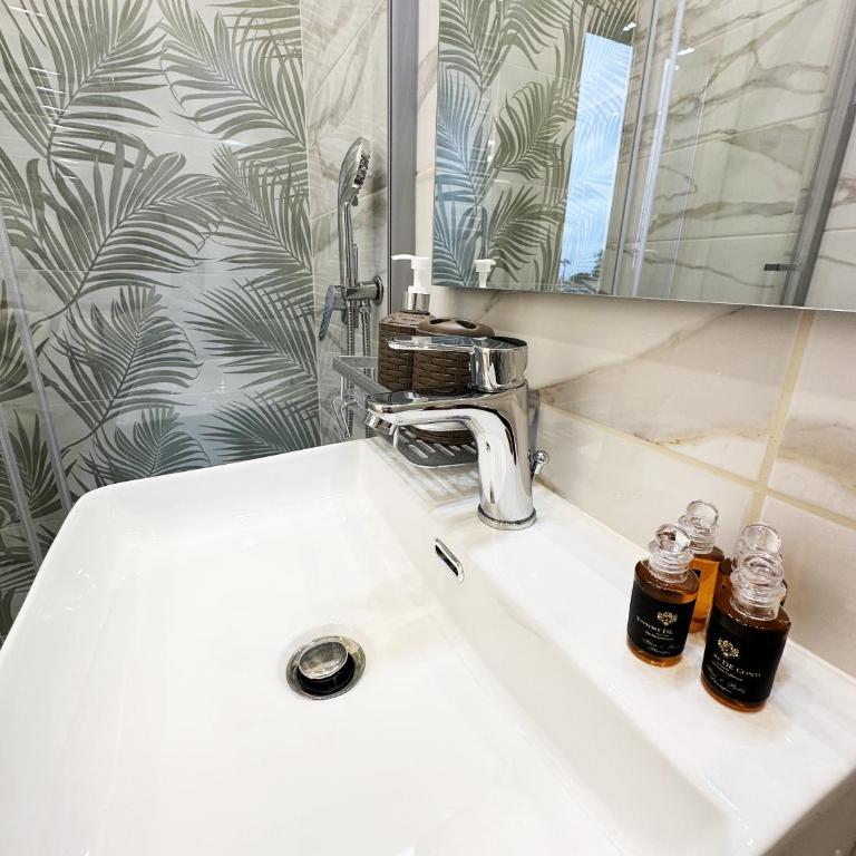 ZEUS GROUP VATICAN - Comfort Triple Room - 6