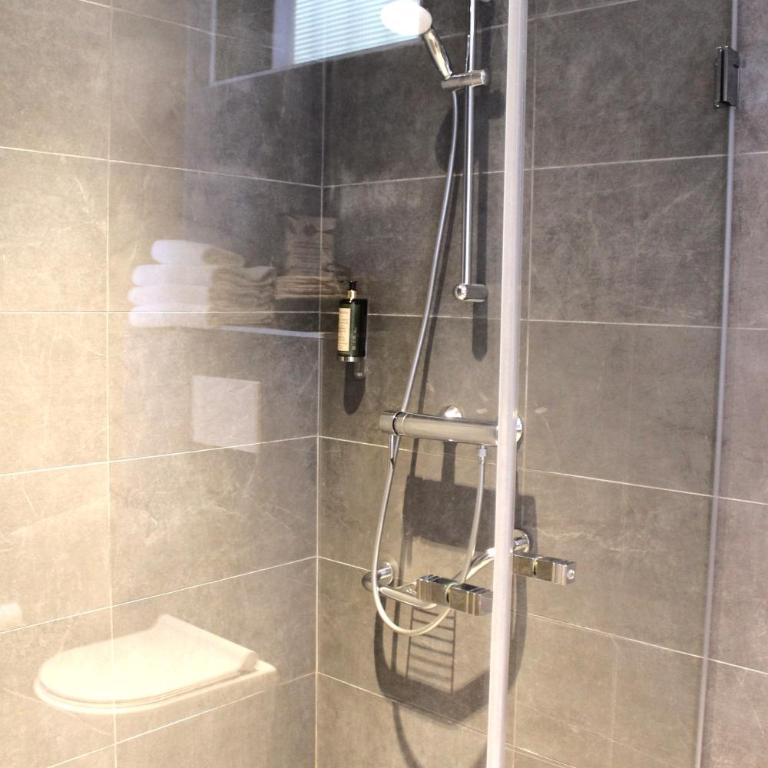 Avia Hôtel Saphir Montparnasse - Chambre Lits Jumeaux - 12