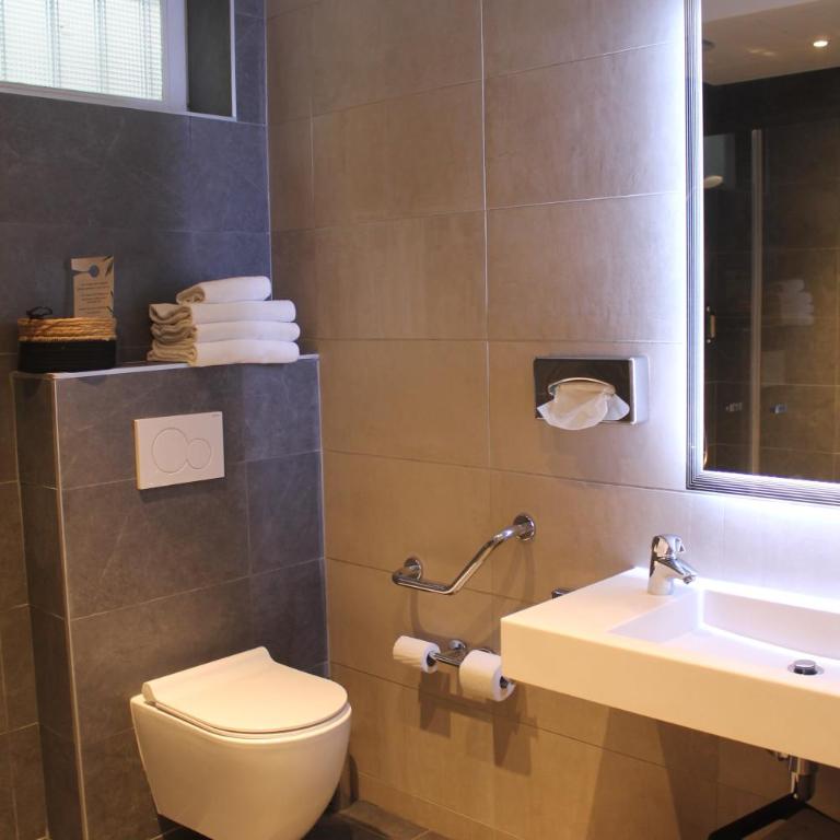 Avia Hôtel Saphir Montparnasse - Chambre Quadruple - 9