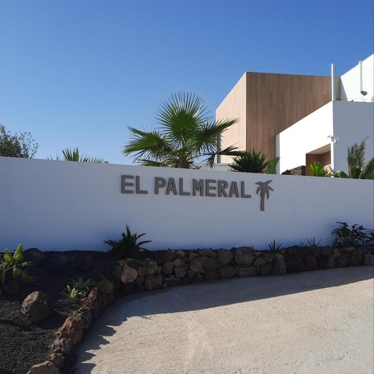 El Palmeral - Holiday Home with Terrace and Pool in Corralejo - Casa de 3 dormitorios - 2