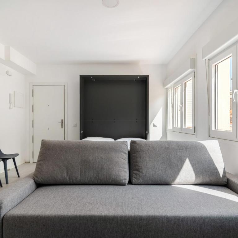 apartamentos reformados en madrid rio con parking Alquiler temporal - Studio Apartment - 4