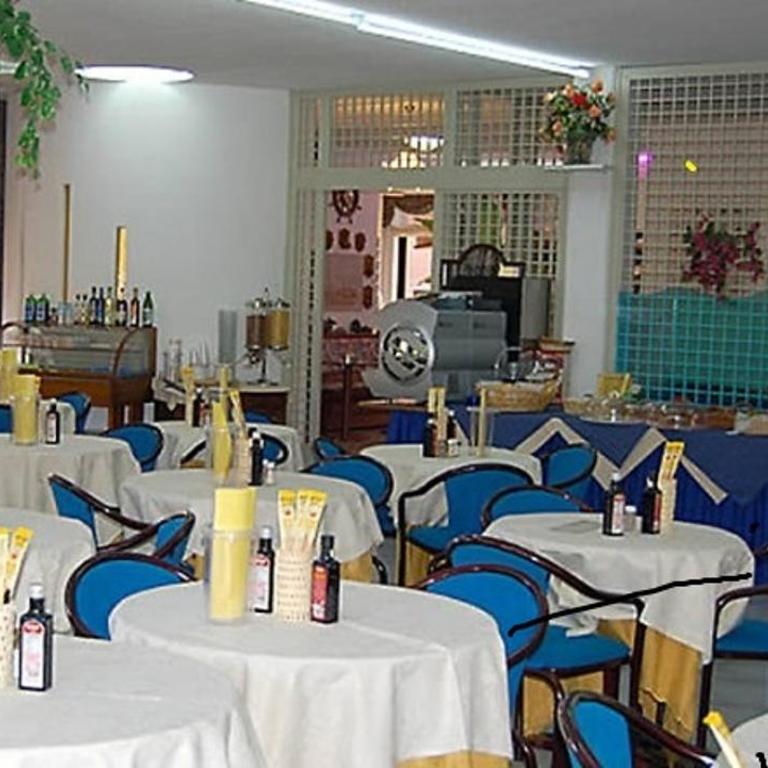Hotel Anfora - Camera Quadrupla Standard - 1