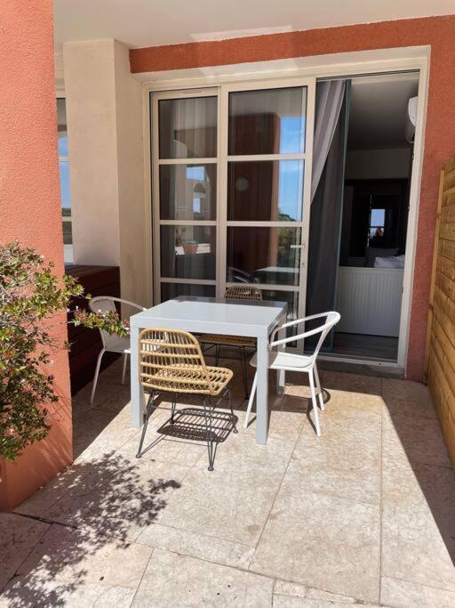 CAP ESTEREL, T2 VUE MER 4 couchages adapté PMR - Apartamento de 1 dormitorio - 9