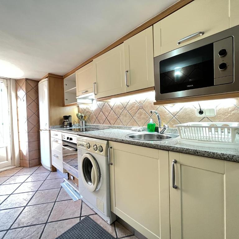 Loft Plaza Mayor 2 Temporal - Apartment with Terrace - 20