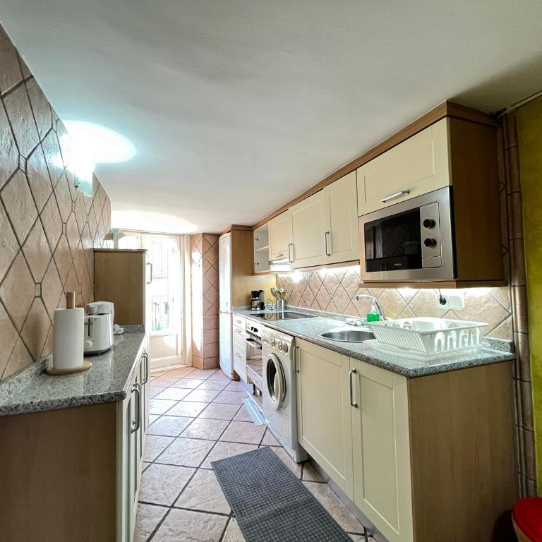 Loft Plaza Mayor 2 Temporal - Apartment with Terrace - 25