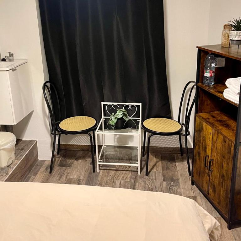 LE Globe - Chambre Double avec Salle de Bains Commune - 11