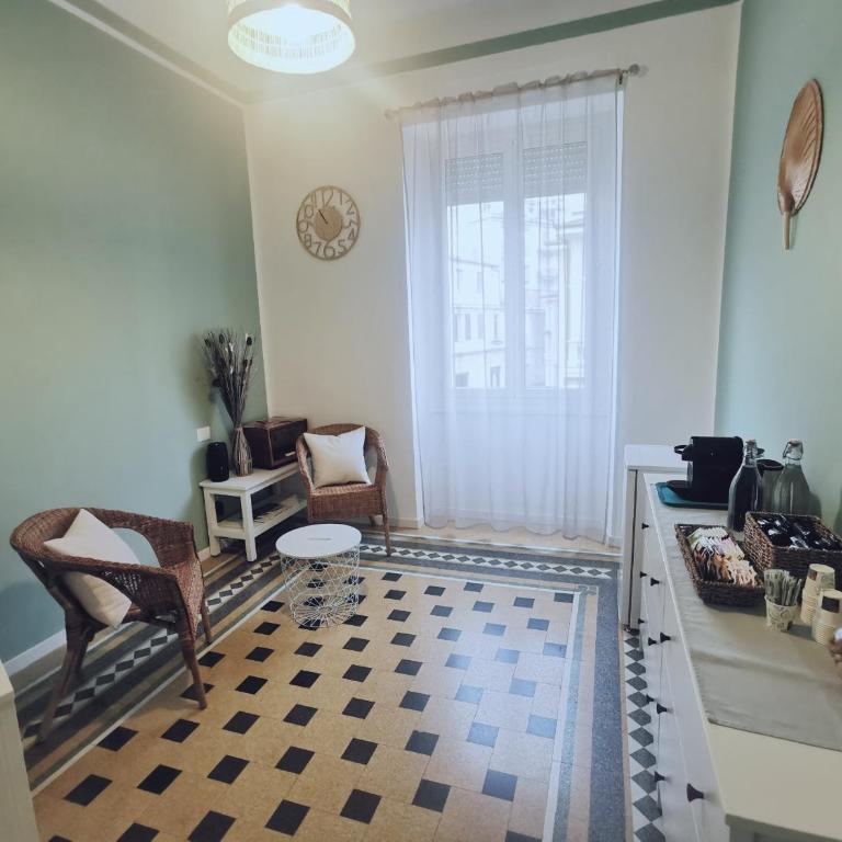 GIALLA Ridi Che Ti Passa - Camera Matrimoniale con Bagno Privato Esterno - 16