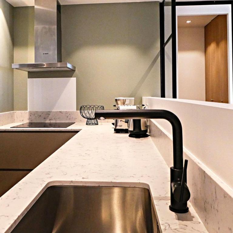 BEACHVIEW KEYWEEK Beachfront Renovated Apartment with Parking in Biarritz - Appartement - 13