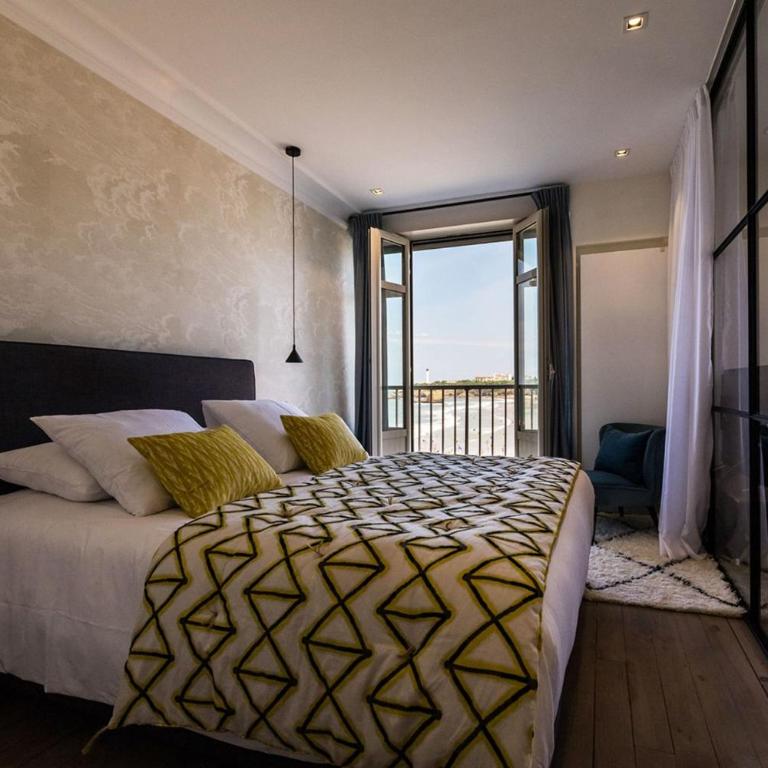BEACHVIEW KEYWEEK Beachfront Renovated Apartment with Parking in Biarritz - Appartement - 14