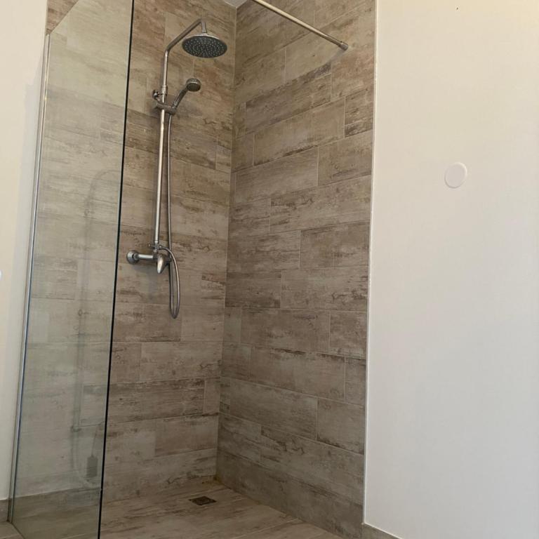Jolie chambre indépendante, salle de bain privée Mauguio - Chambre Double avec Salle de Bains Privative - 4
