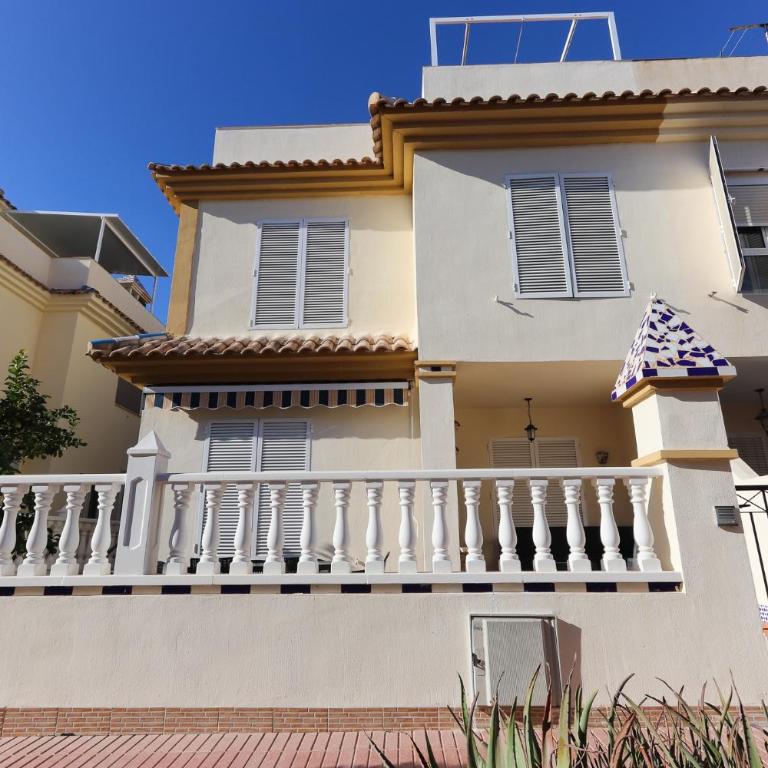 027 - Brisamar 002 - comfortHOLIDAYS - Three-Bedroom Bungalow - 30