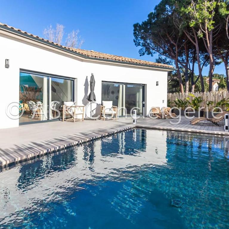 Villa SurgaBali - swimming pool and 300m from the beach - Three-Bedroom Villa - 9