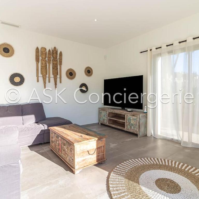 Villa SurgaBali - swimming pool and 300m from the beach - Three-Bedroom Villa - 40