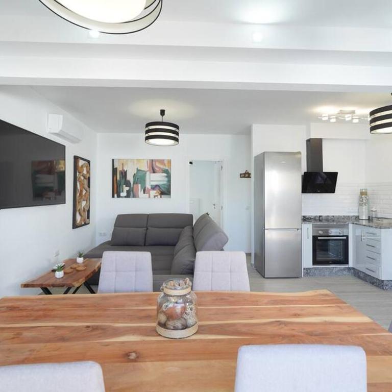 Luxury Solarium, Jacuzzi, A/C and Wi-fi - Apartamento de 2 dormitorios - 2