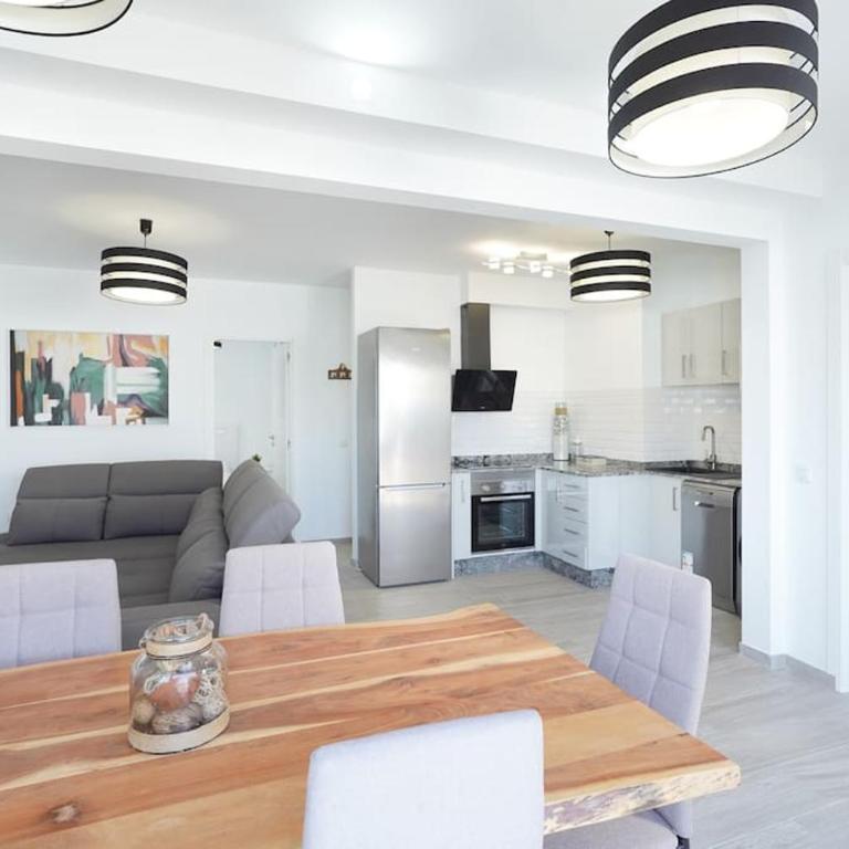 Luxury Solarium, Jacuzzi, A/C and Wi-fi - Apartamento de 2 dormitorios - 19