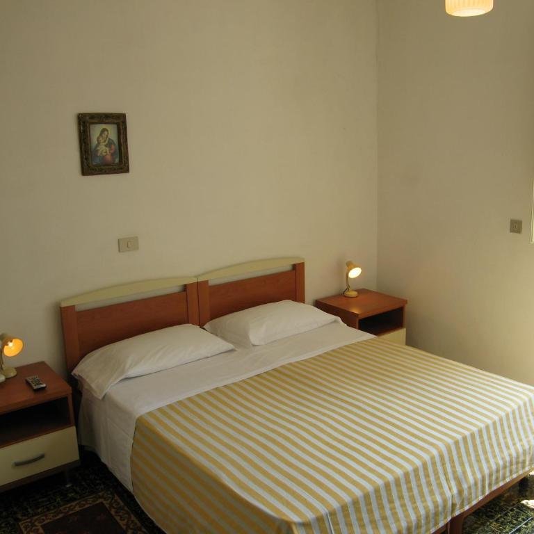 Albergo Natucci - Camera Standard Matrimoniale/Doppia con Letti Singoli - 1