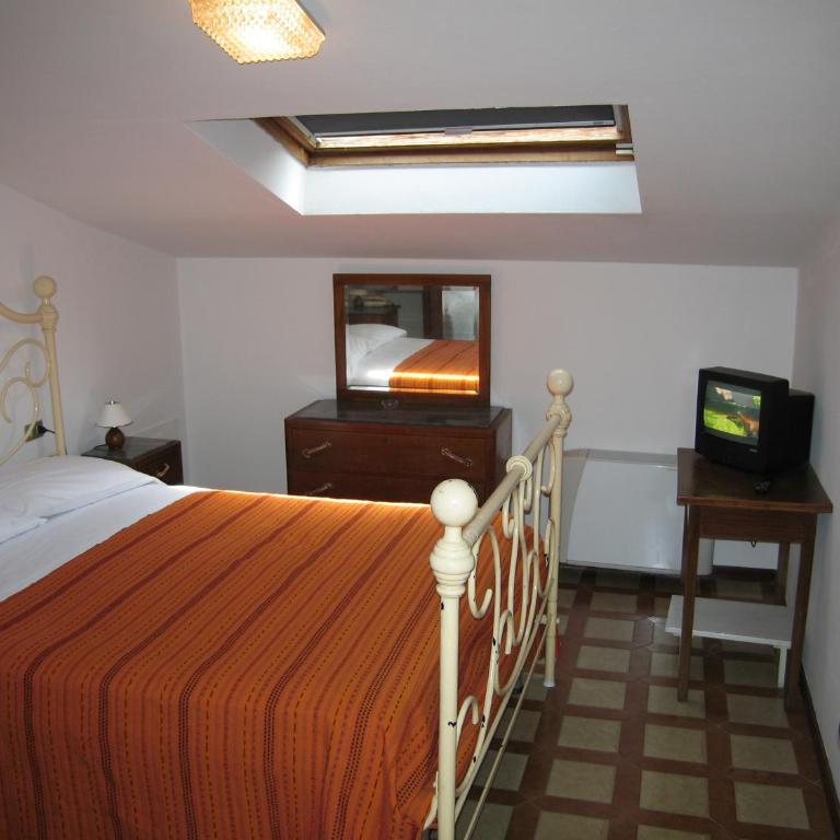Albergo Natucci - Camera Matrimoniale/Doppia con Letti Singoli Mansardata - 1