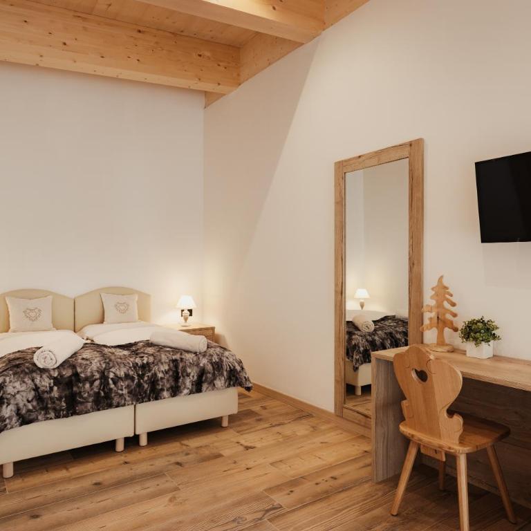 Hotel Monte Cherz - Camera Familiare con Balcone - 4