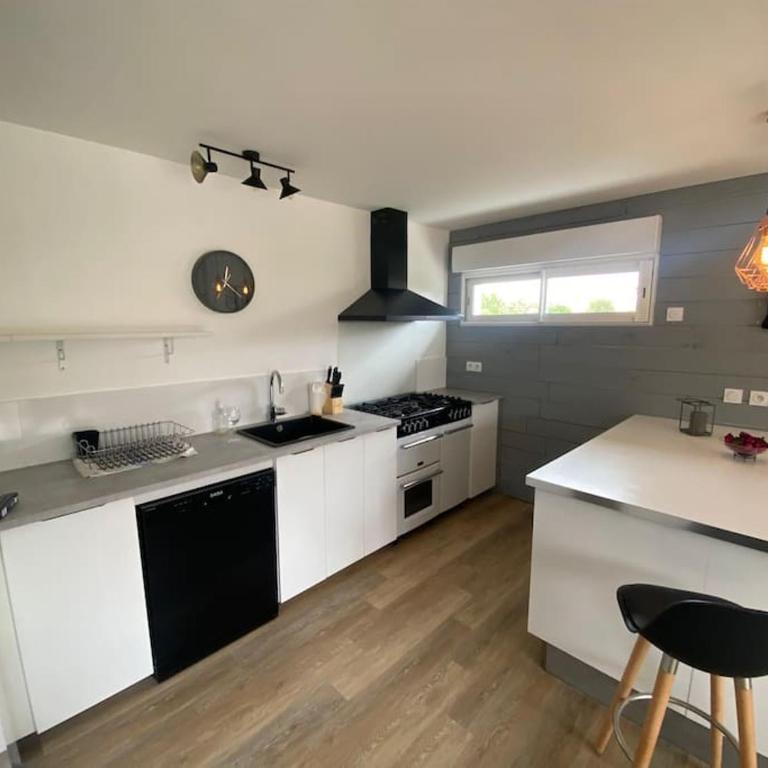Maison mitoyenne chaleureuse avec piscine chauffée - Villa 3 Chambres - 11