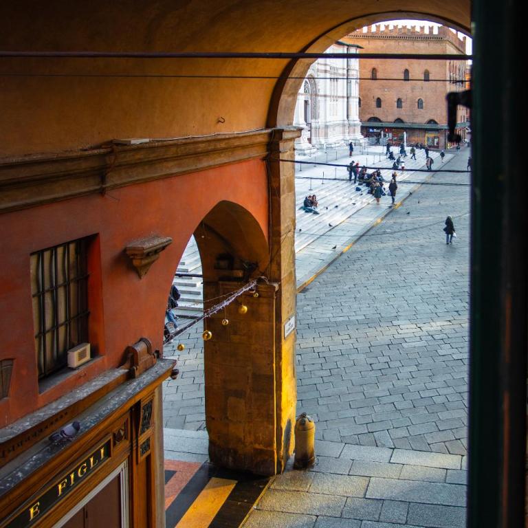 Urbanicooh Garisenda - Piazza Maggiore View - Three-Bedroom Apartment - 20