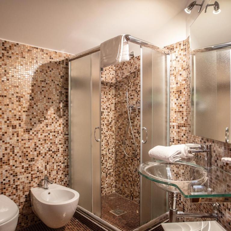 Urbanicooh Garisenda - Piazza Maggiore View - Three-Bedroom Apartment - 23