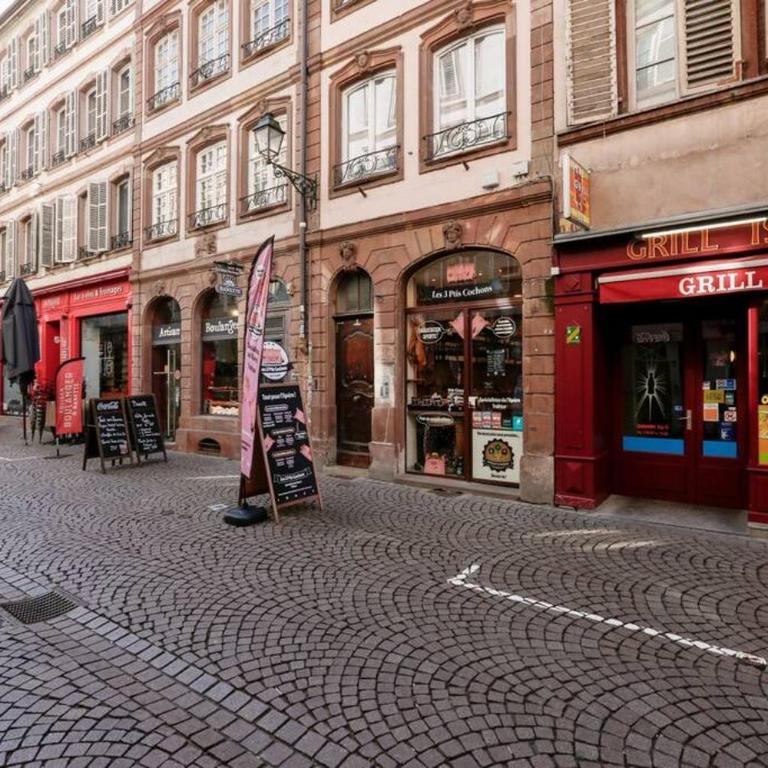Charming studio historical center of Strasbourg - One-Bedroom Apartment - 4