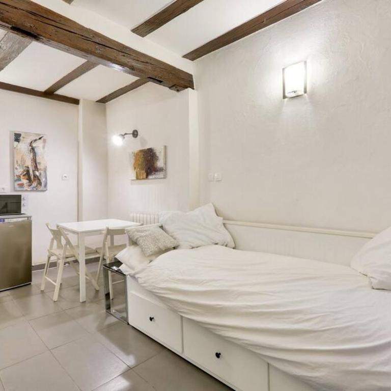 Charming studio historical center of Strasbourg - One-Bedroom Apartment - 5