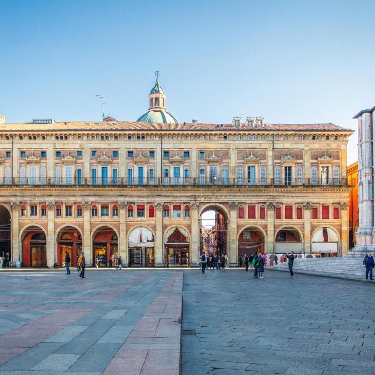 Urbanicooh Garisenda - Piazza Maggiore View - Three-Bedroom Apartment - 26
