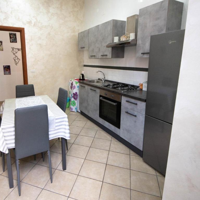 Buona Napoli - Appartamento con 2 Camere da Letto - 37