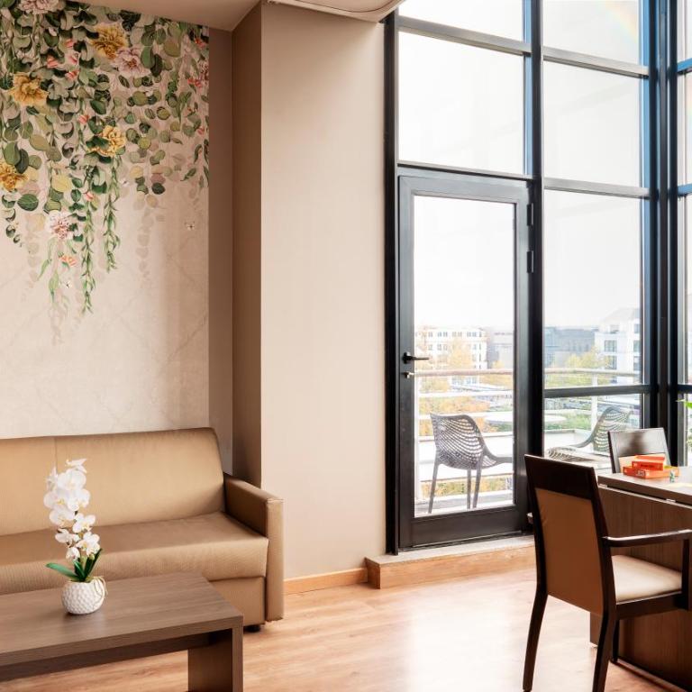Residhome Val d'Europe - Suite Prestige (6 Adultes + 1 Enfant) - 1