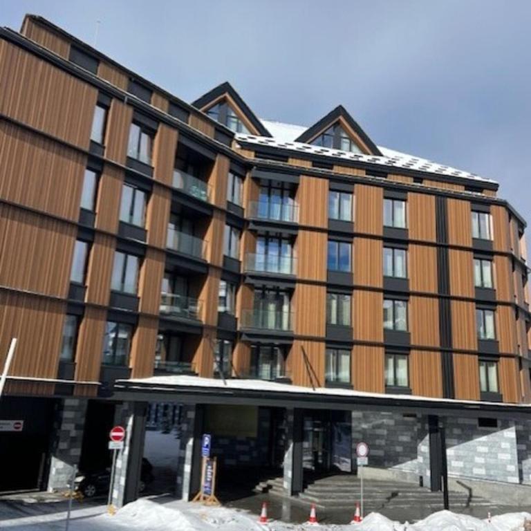 Woodside Story - Apartment with Mountain View - 15