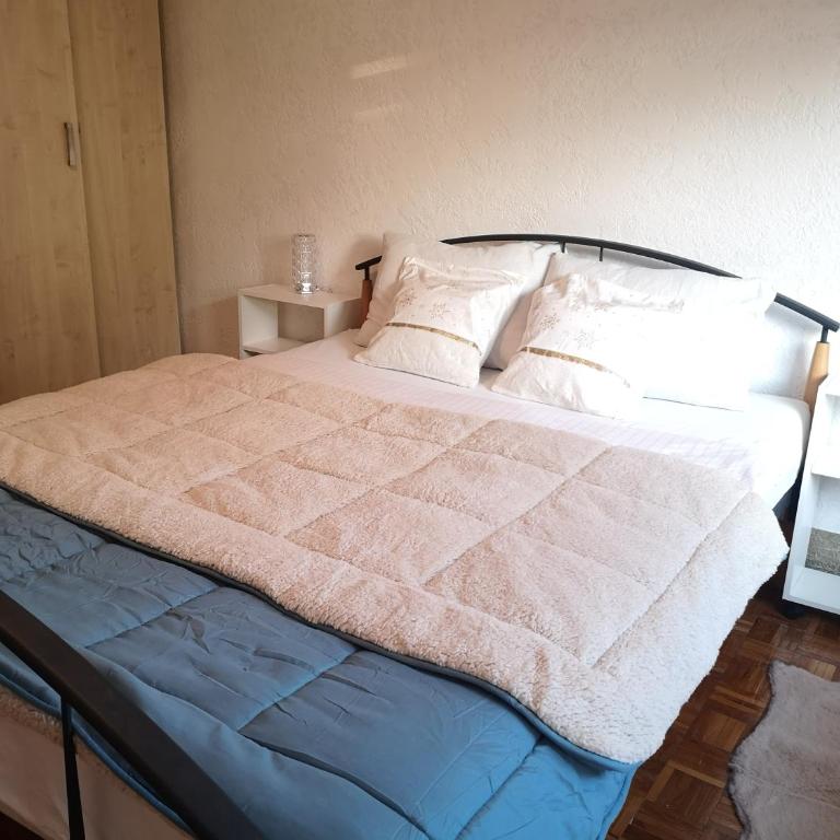 Evergreen - Dvokrevetna Soba sa Bračnim Krevetom i Balkonom - 2