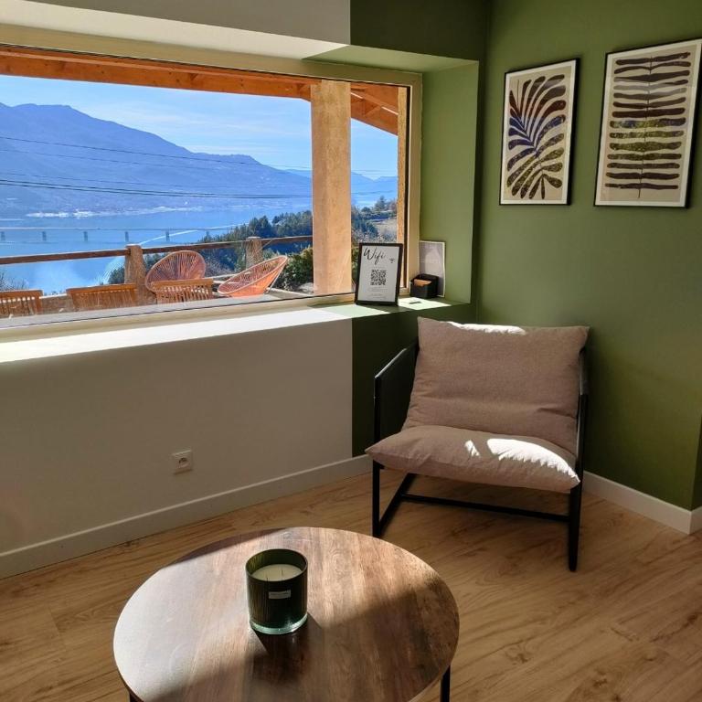 Le Panoramique du Plongeoir - T4 spacieux de 90m2 avec grande terrasse vue sur le lac de Serre Ponçon - Appartement 3 Chambres - 29