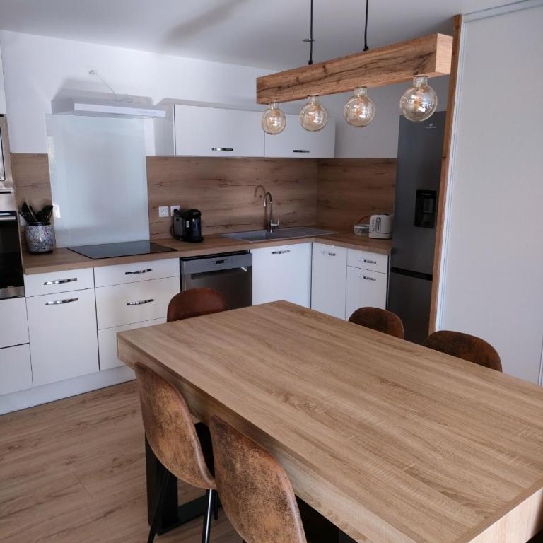 Le Panoramique du Plongeoir - T4 spacieux de 90m2 avec grande terrasse vue sur le lac de Serre Ponçon - Appartement 3 Chambres - 50