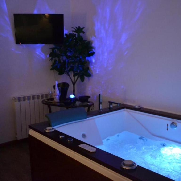 Bed & breakfast Frida - Suite with Hot Tub - 1
