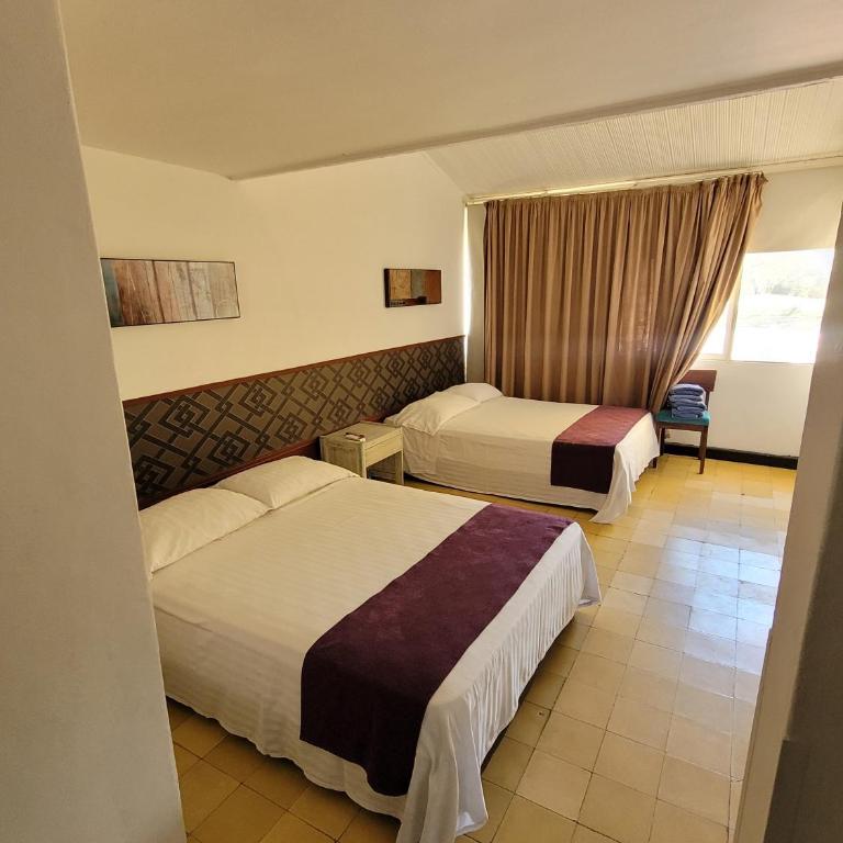 Hotel Gimaura - Habitación cuádruple - 5