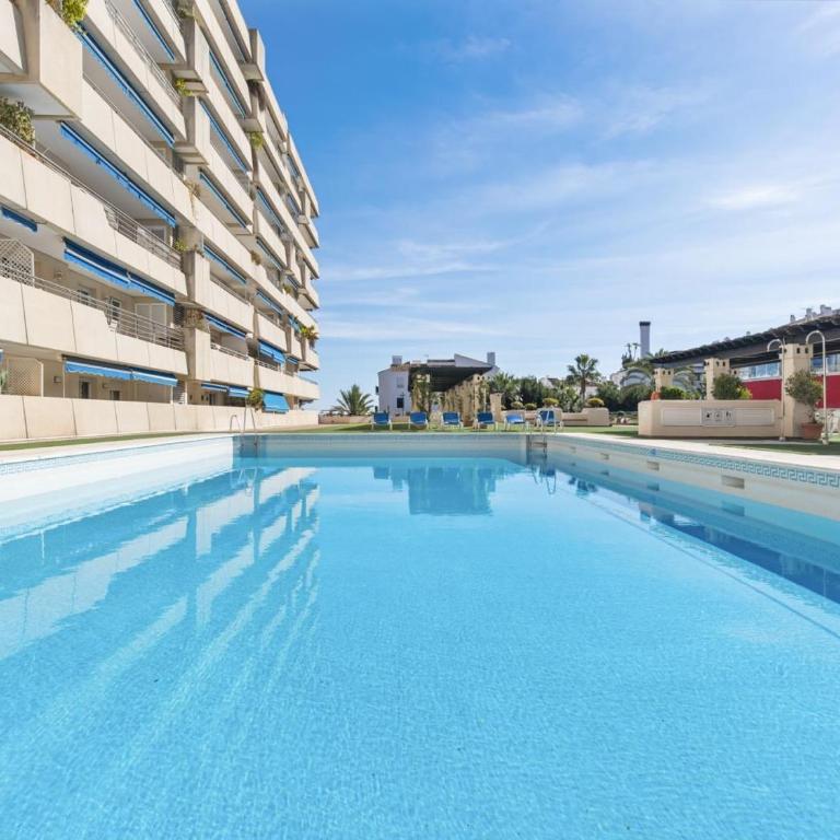 Vistas al mar en el centro de Puerto Banús 3 4H - Apartamento con vistas al mar - 93