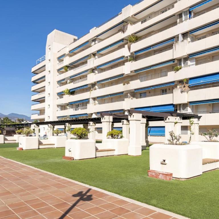 Vistas al mar en el centro de Puerto Banús 3 4H - Apartamento con vistas al mar - 95